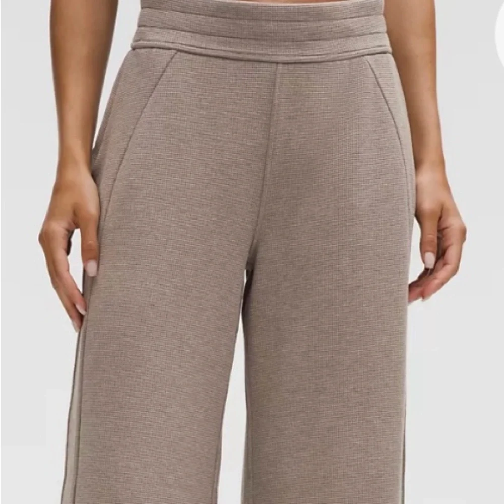 lululemon Scuba waffle Mid Rise Wide-Leg Pant & Jacket - Picture 13 of 16